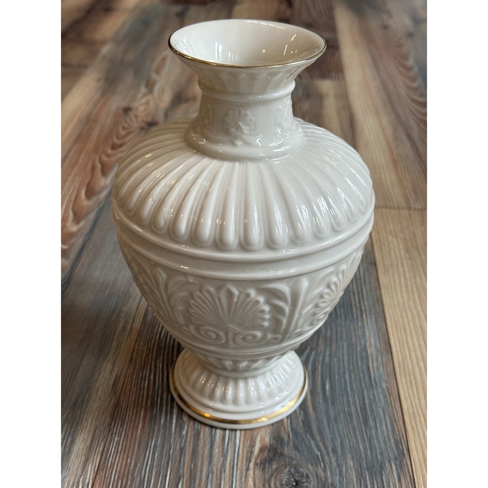 Ivory Lenox Vase With Gold Trim Top And Bottom